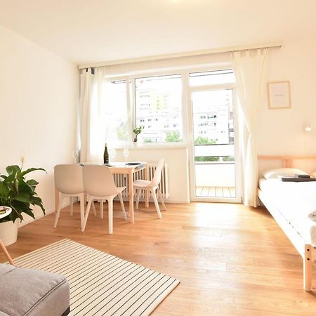 Peaceful Studio Apartment Near Center Innsbruck Buitenkant foto