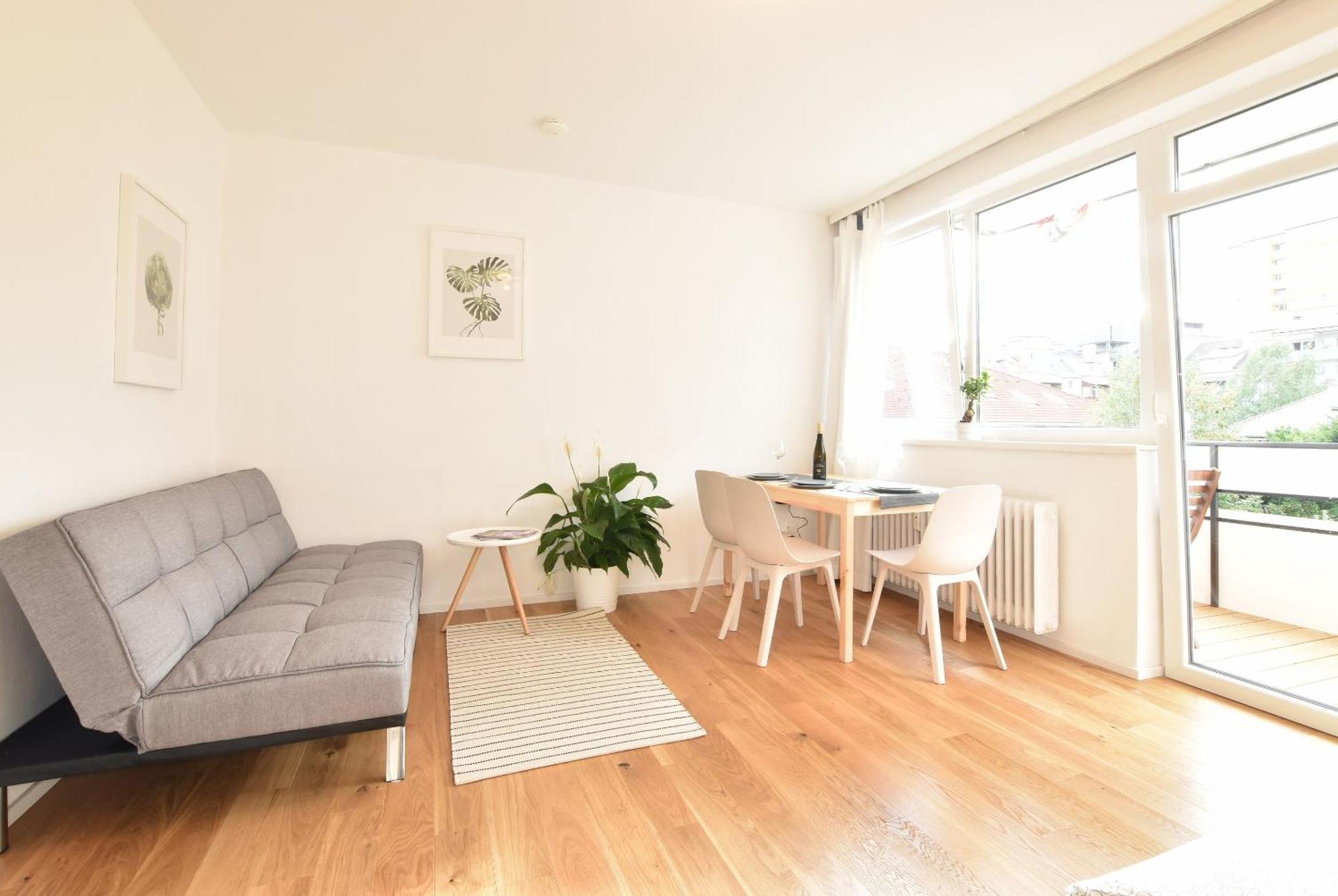 Peaceful Studio Apartment Near Center Innsbruck Buitenkant foto