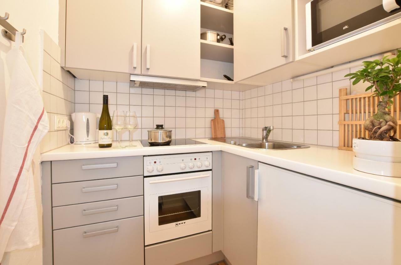 Peaceful Studio Apartment Near Center Innsbruck Buitenkant foto